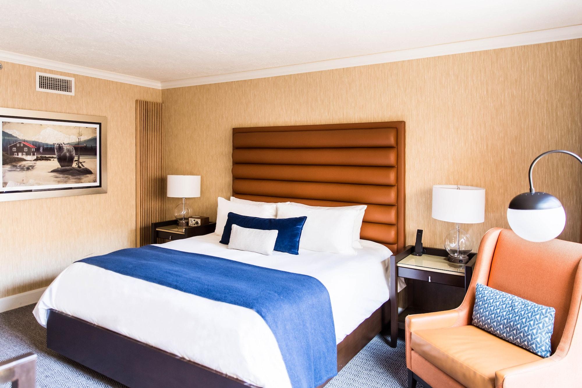 Hotel Dossier
