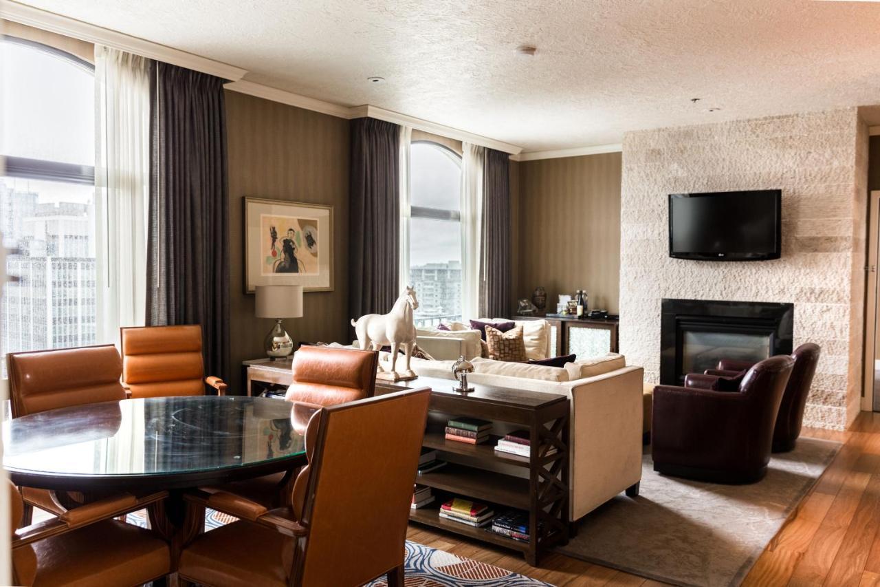 Hotel Dossier