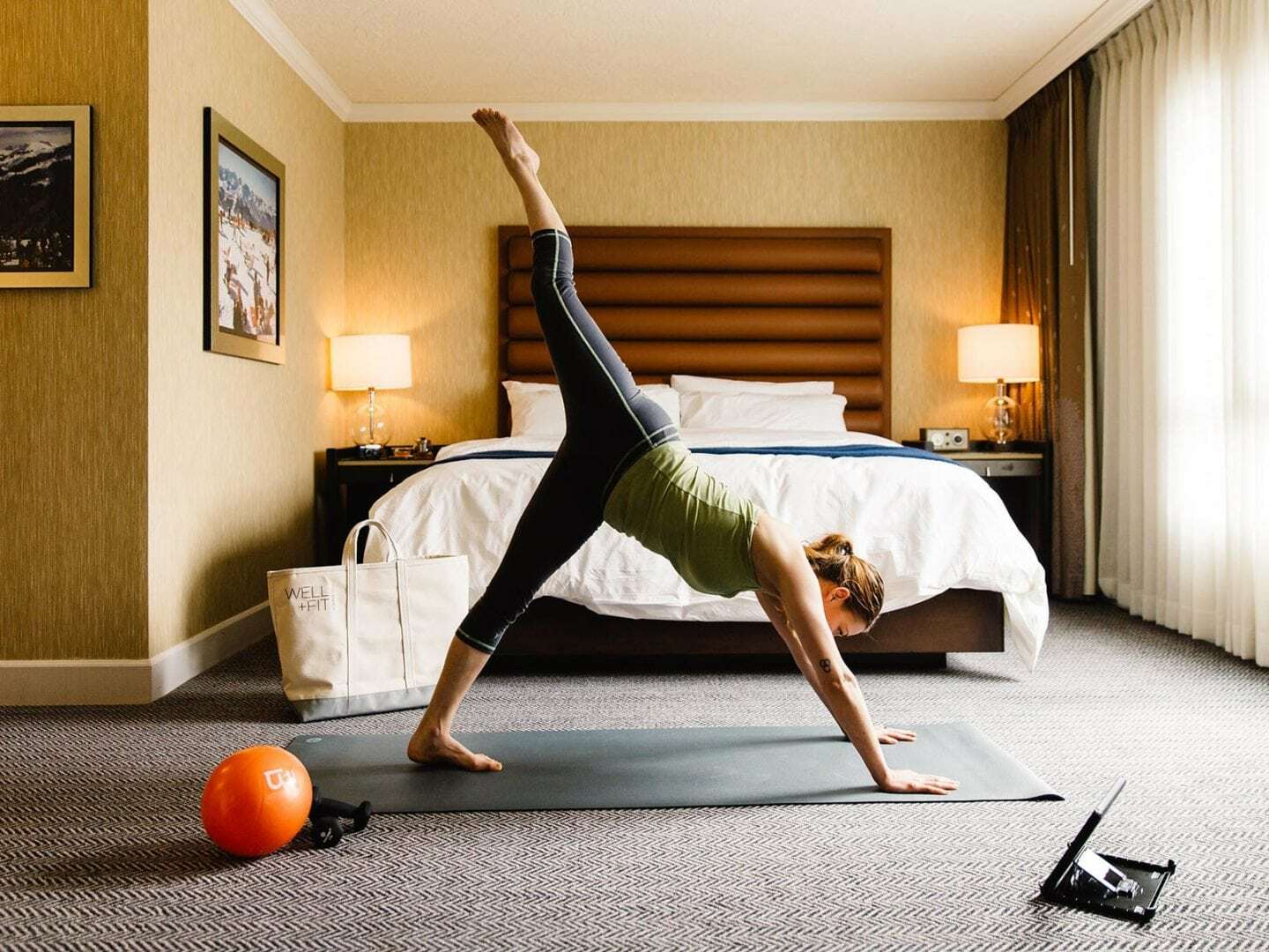 Hotel Dossier 4*