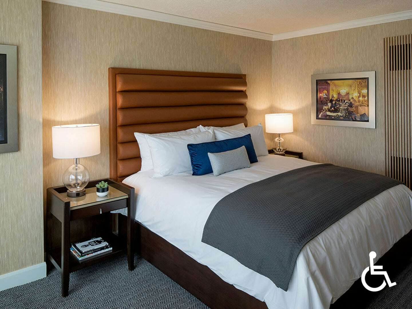 Hotel Dossier 4*