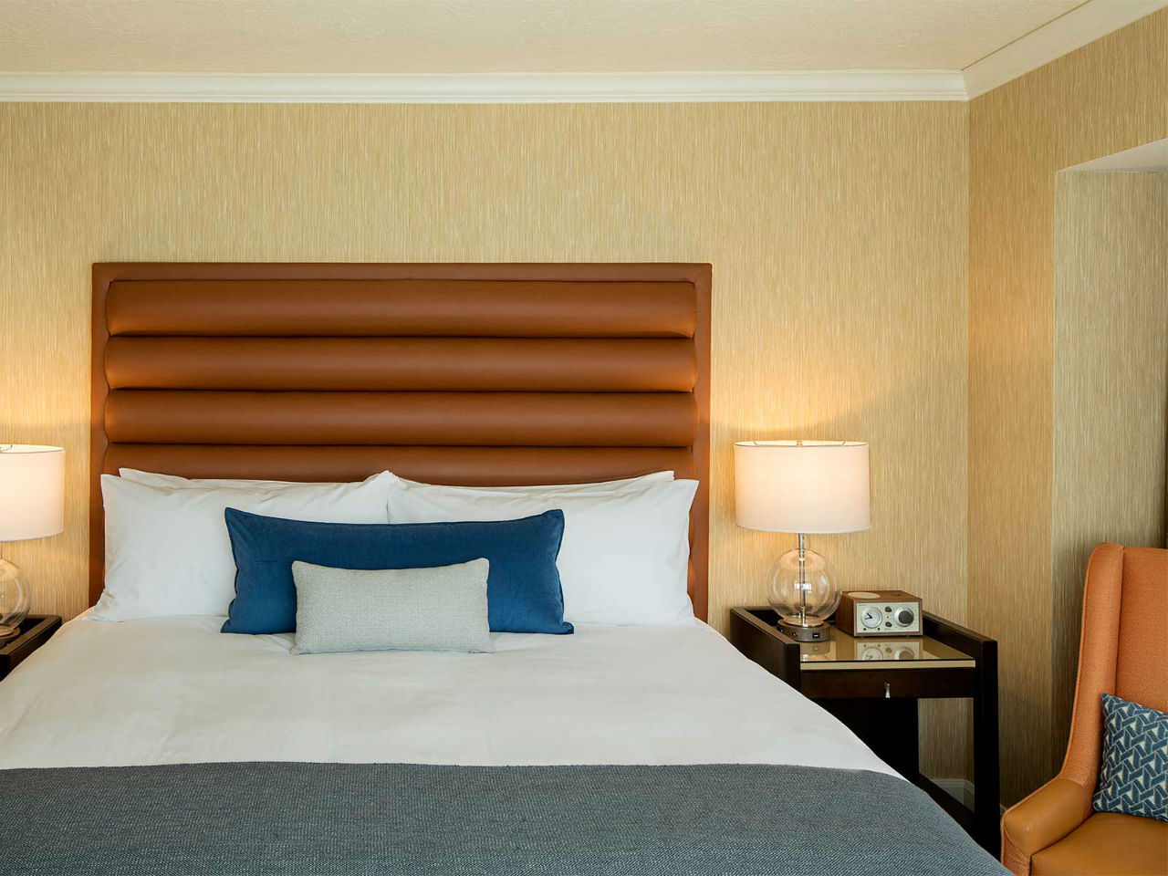 Hotel Dossier 4*